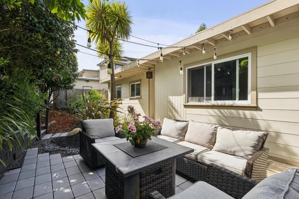 $899,000 | 55 Asilomar Circle, Oakland, CA 94611