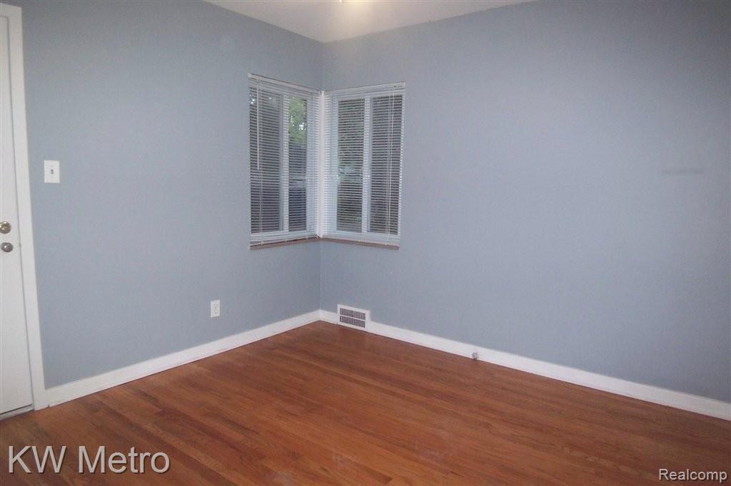 80 Amherst Road Pleasant Ridge, MI 48069 - Photo 9 of 17 BR1