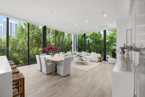 $2,499,000 | 1525 Bay Road, Miami Beach, FL 33139