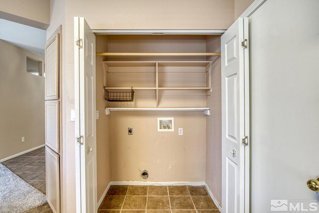 9683 Truckee Meadows Place Reno, NV 89521 - Photo 21 of 33 a view of a walk in closet