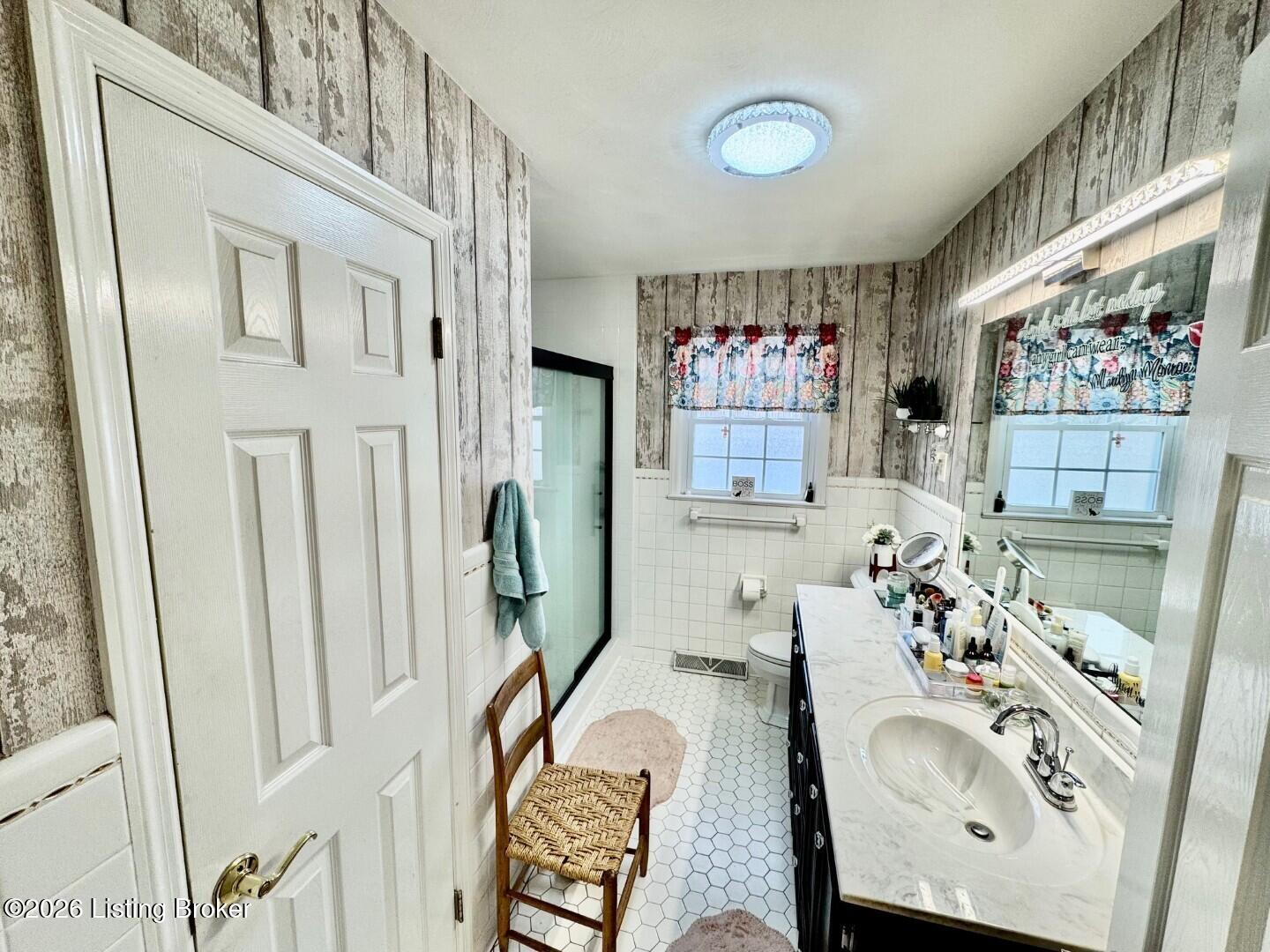 204 Armory Hill Springfield, KY 40069 - Photo 23 of 44 023_Full Bathroom
