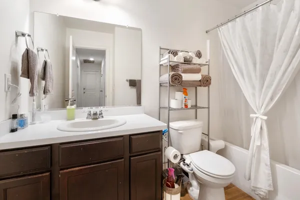 $415,000 | 5622 West Pontiac Way, Fresno, CA 93722