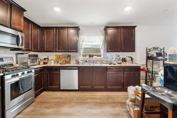 $415,000 | 5622 West Pontiac Way, Fresno, CA 93722