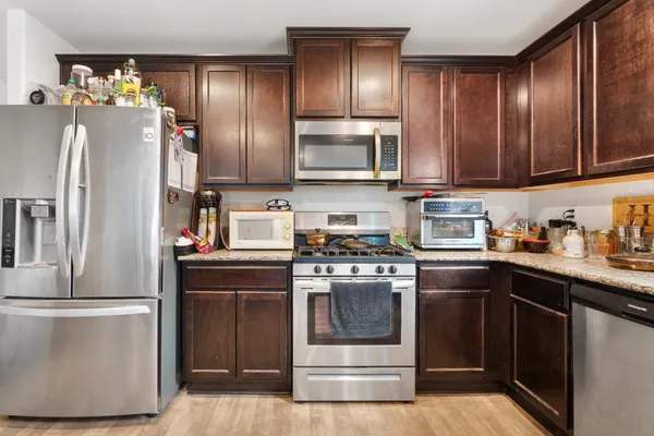 $415,000 | 5622 West Pontiac Way, Fresno, CA 93722