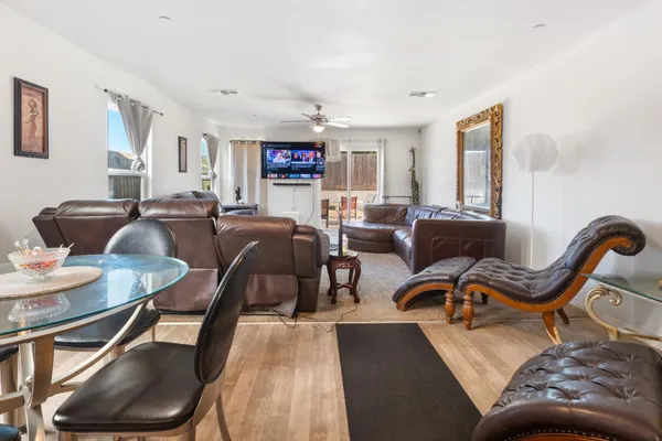 $415,000 | 5622 West Pontiac Way, Fresno, CA 93722