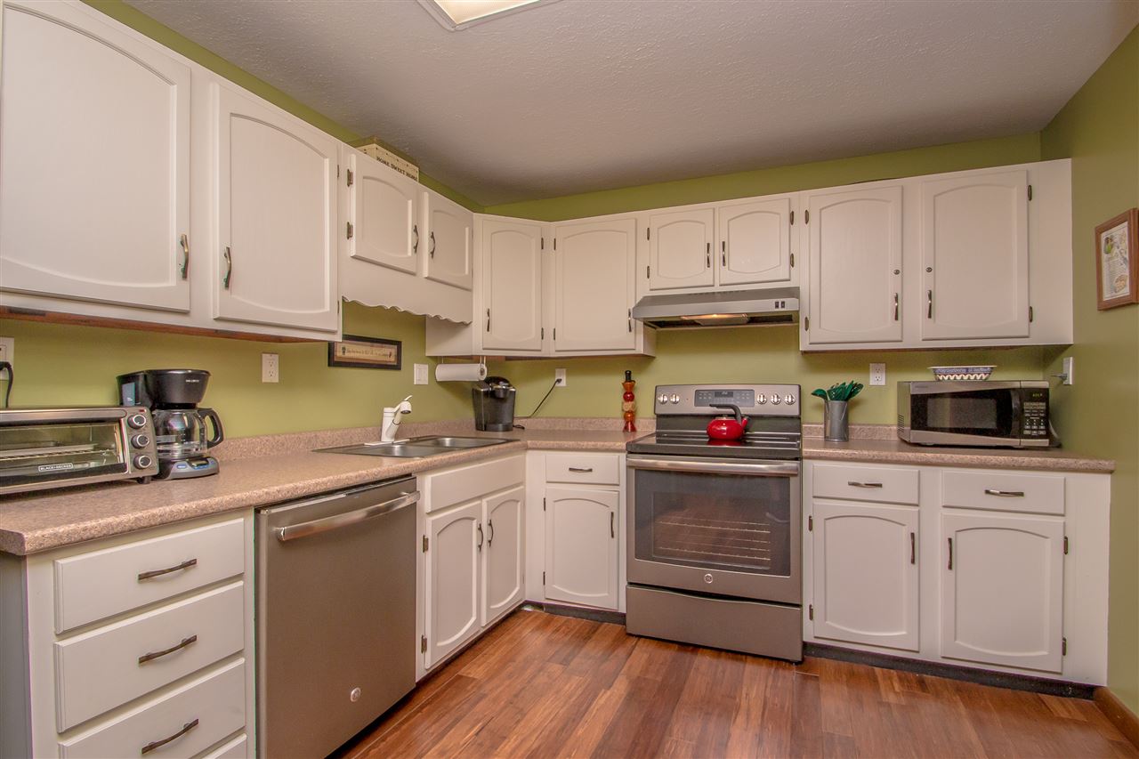 106 Stonehurst Manor Road, Unit 7A Conway, NH 03860 - Photo 2 of 20
