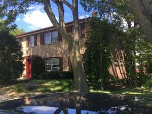 $895 | 4820 West Forest Home Avenue, Milwaukee, WI 53219