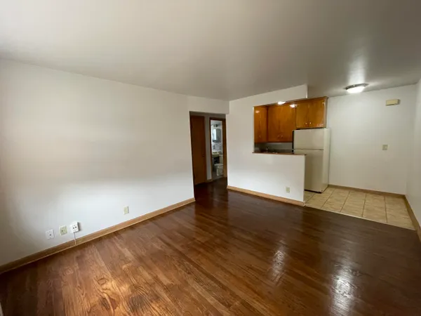 $895 | 4820 West Forest Home Avenue, Milwaukee, WI 53219