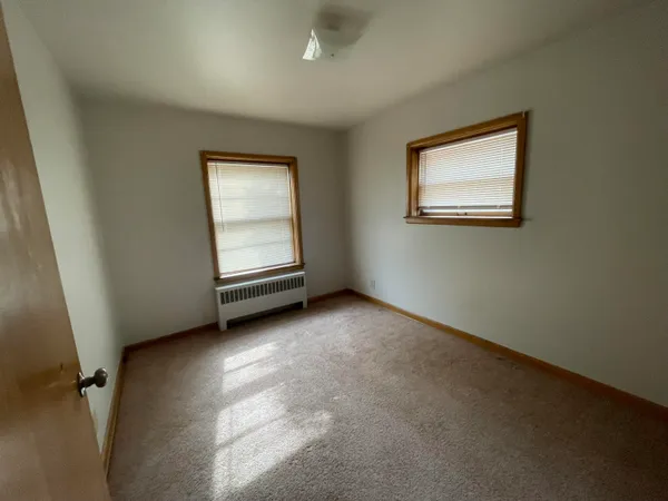 $895 | 4820 West Forest Home Avenue, Milwaukee, WI 53219