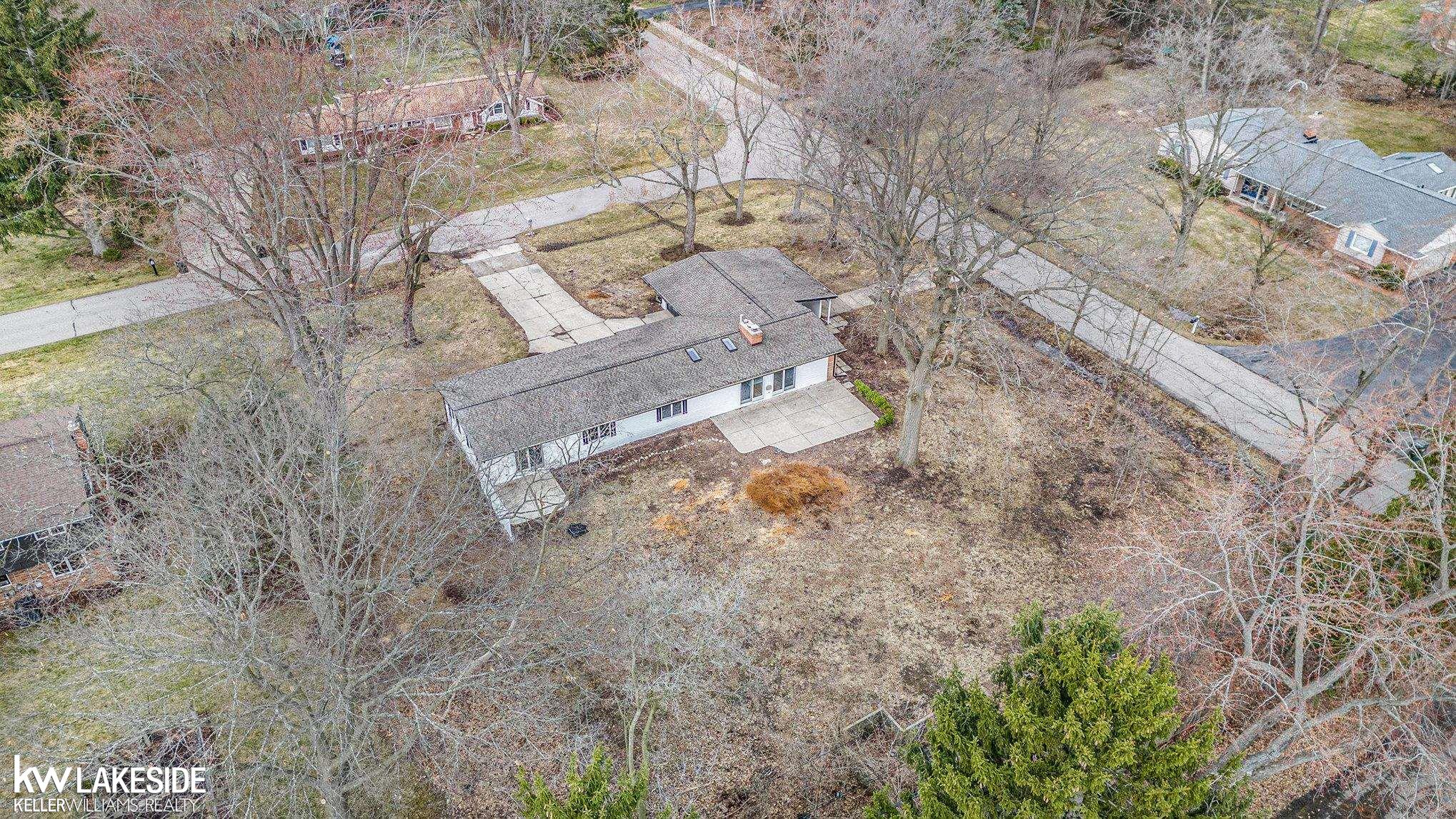 456 Donegal Drive Rochester, MI 48309 - Photo 17 of 20 50169535-e9da58ec-041a-44c7-a8f9-b358cc003038.JPG