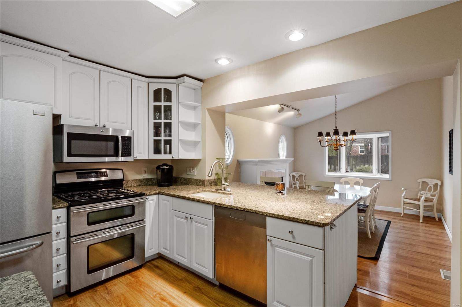 12 Beverly Drive Olivette, MO 63132 - Photo 9 of 27