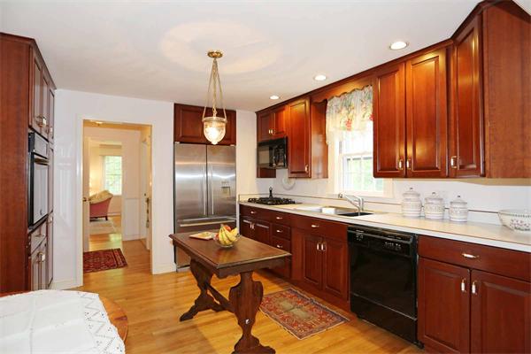 65 Mossman Road Sudbury, MA 01776 - Photo 3 of 18