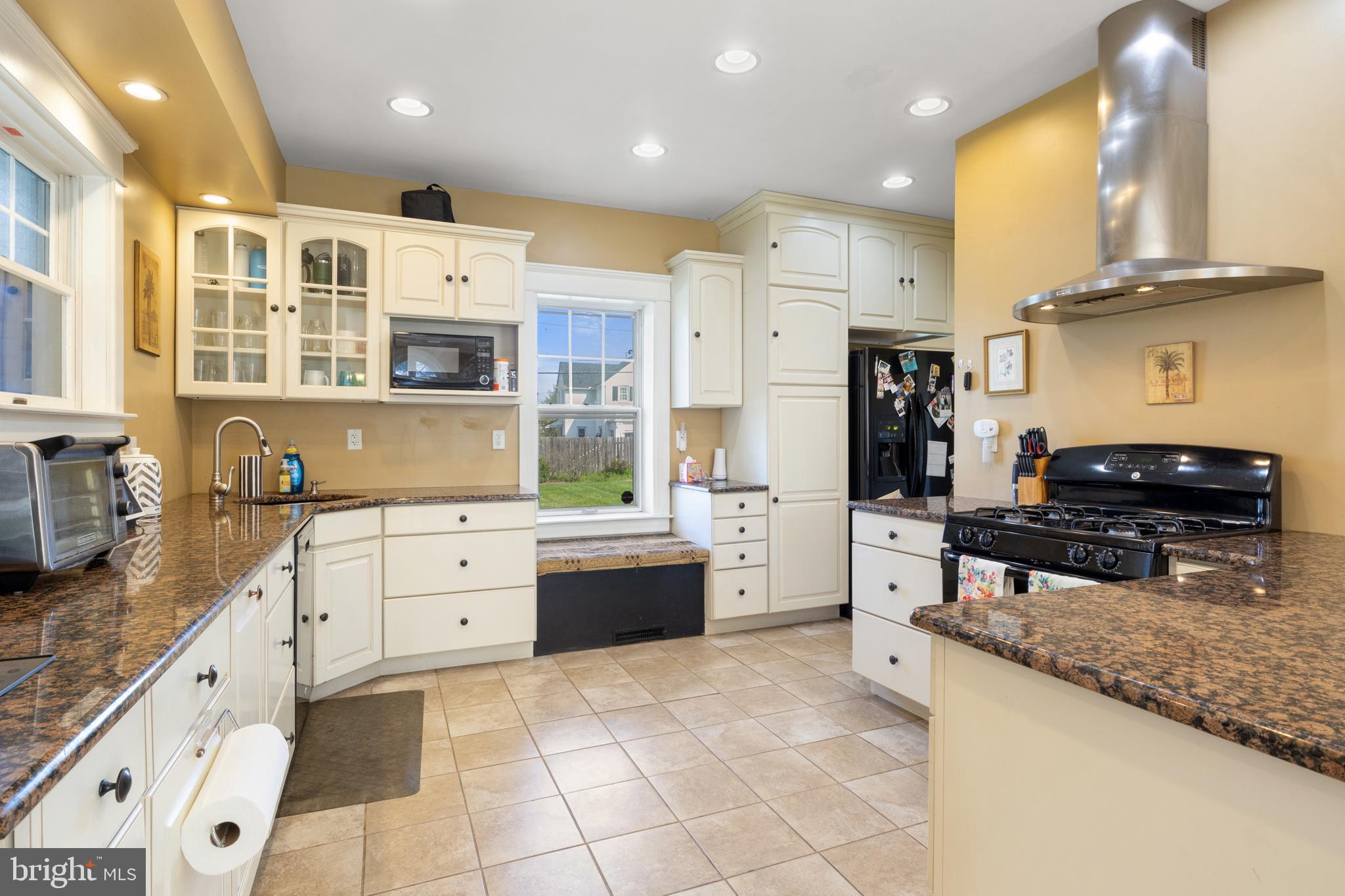 601 Country Club Road York, PA 17403 - Photo 13 of 46 Gallery Image 13