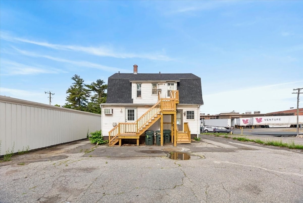 337 Parker Street Springfield, MA 01129 - Photo 7 of 36