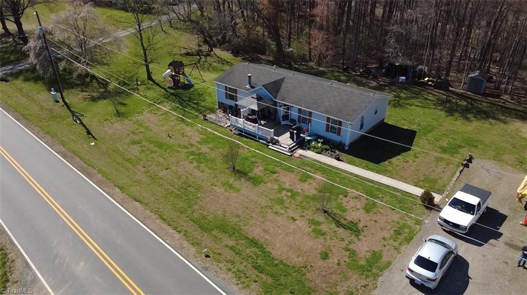1090 Chestnut Grove Road King, NC 27021 - Photo 4 of 26