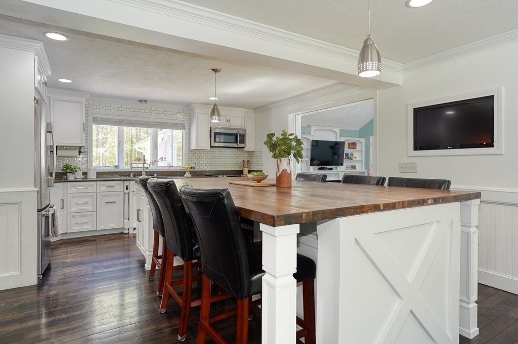 36 Shirley Road Townsend, MA 01469 - Photo 7 of 42 Gallery Image 7
