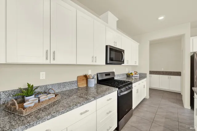 $850,000 | 1695 Blossom Way, Dixon, CA 95620