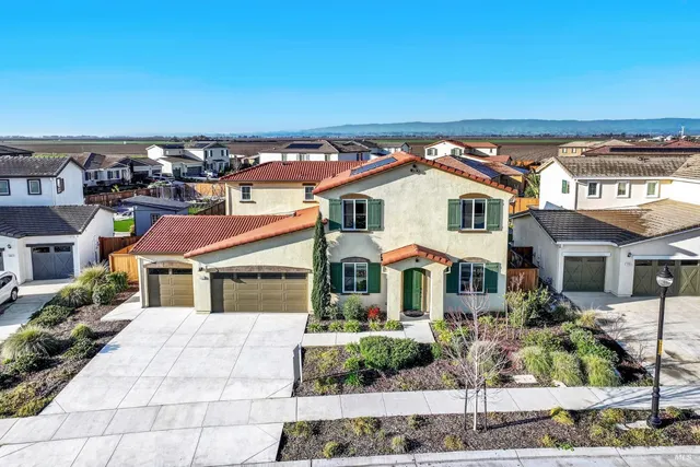 $850,000 | 1695 Blossom Way, Dixon, CA 95620