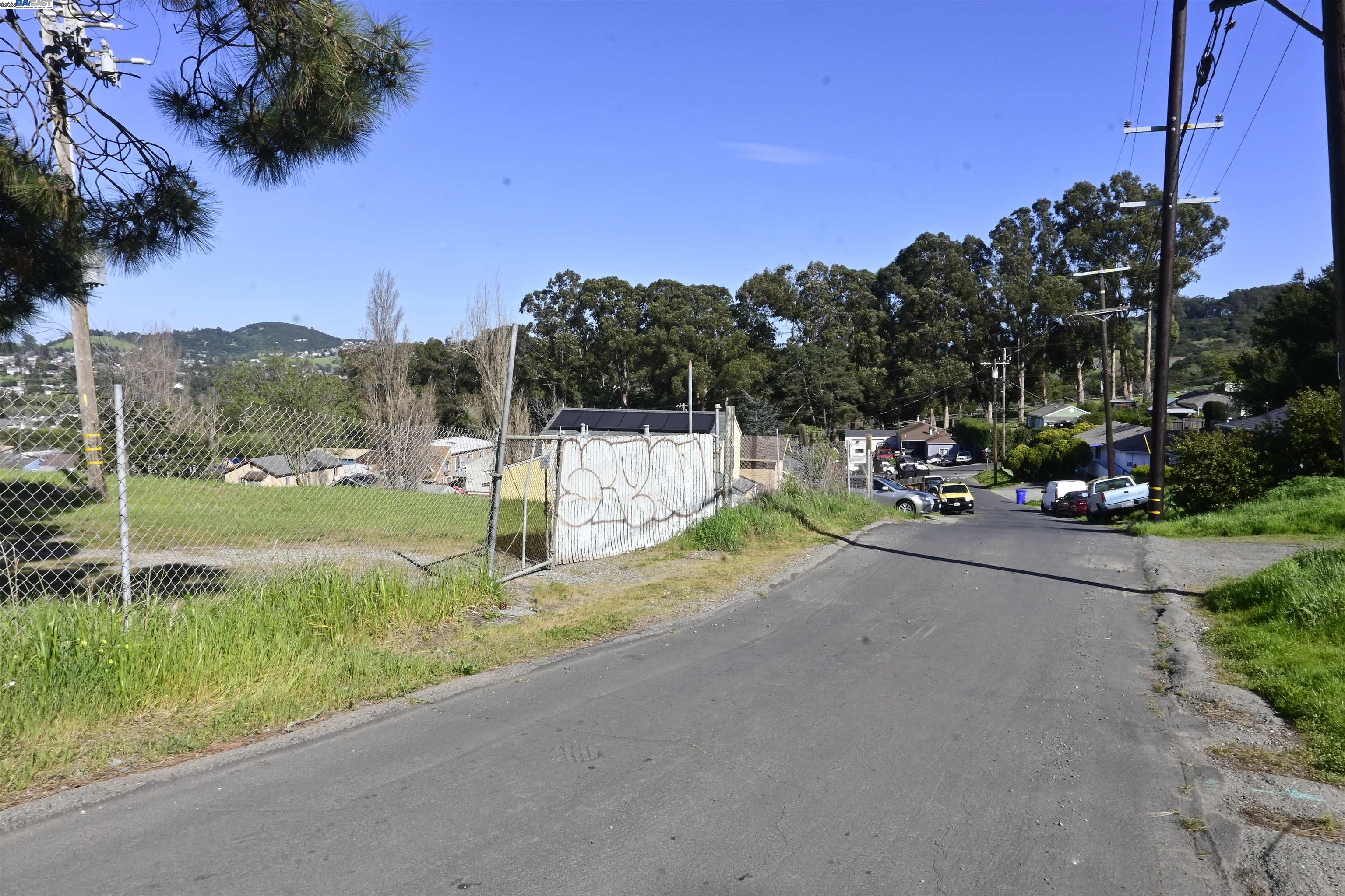 3944 La Cima Road El Sobrante, CA 94803 - Photo 15 of 35 a view of a park