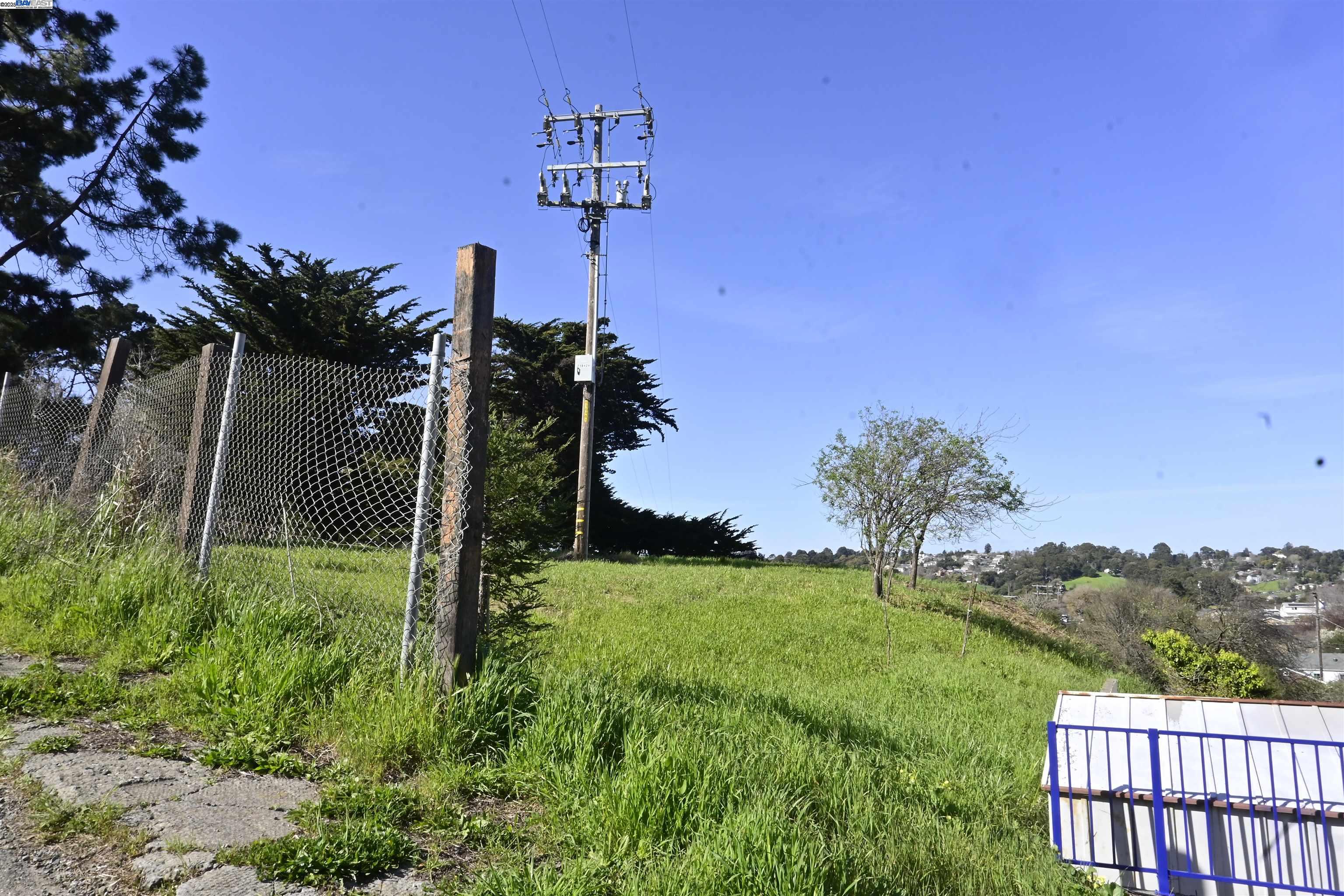 3944 La Cima Road El Sobrante, CA 94803 - Photo 16 of 35 a view of a backyard
