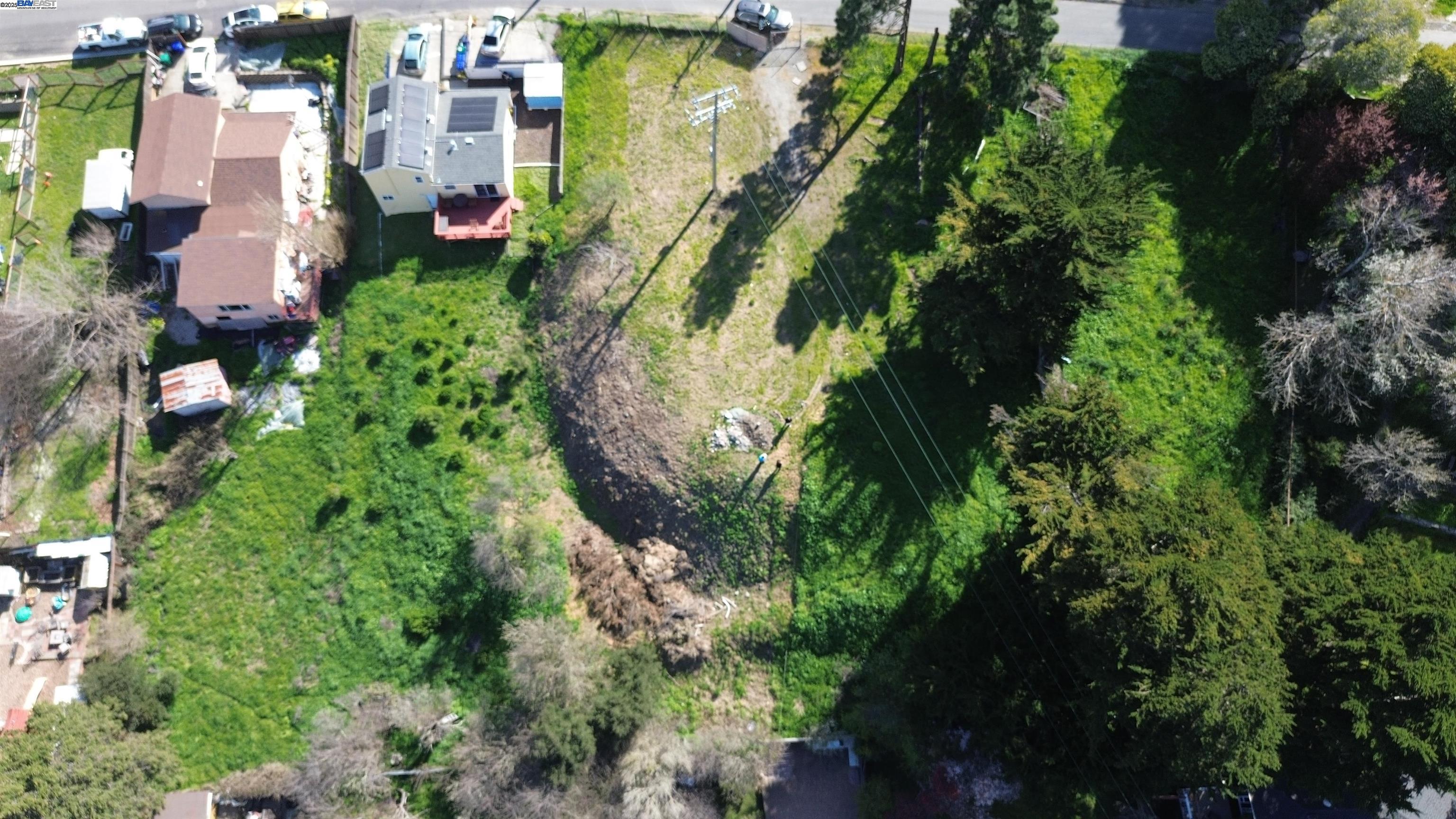 3944 La Cima Road El Sobrante, CA 94803 - Photo 24 of 35 an aerial view of residential houses with outdoor space