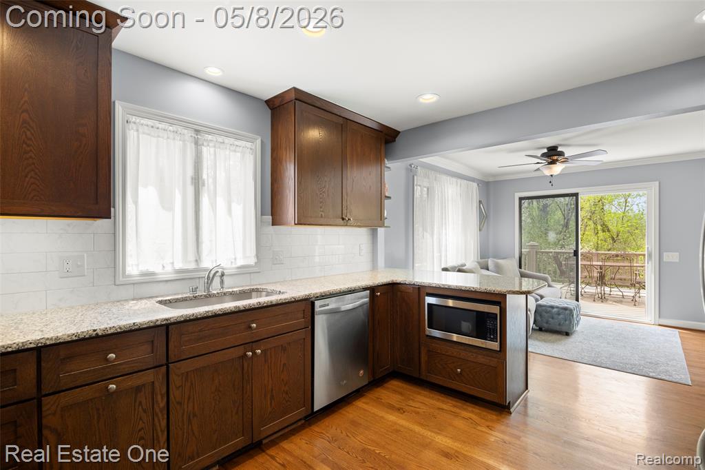 2527 Munster Road Rochester Hills, MI 48309 - Photo 11 of 49 Gallery Image 11