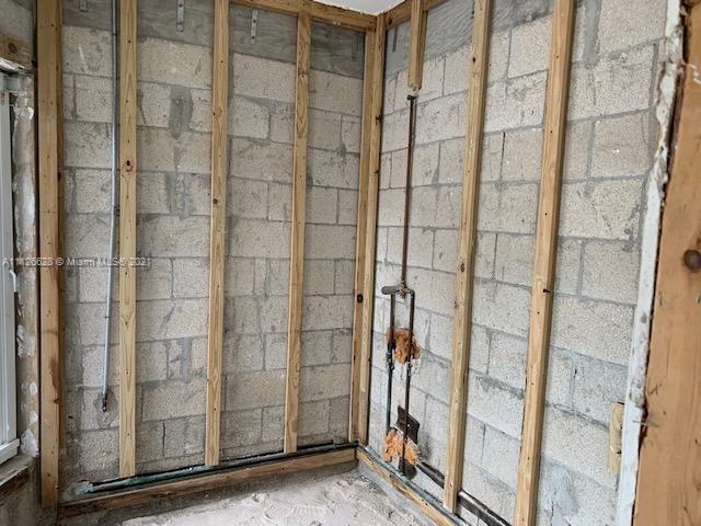 323 Caribbean Road Key Biscayne, FL 33149 - Photo 12 of 20 a bathroom with a shower