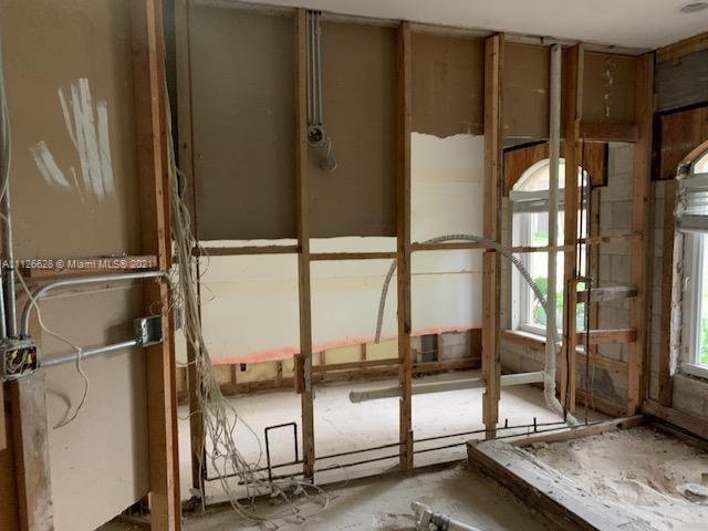 323 Caribbean Road Key Biscayne, FL 33149 - Photo 8 of 20 a view of an empty room