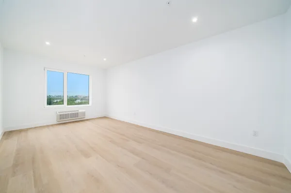 $2,450 | 3309 Liberty Avenue, Unit 302, North Bergen, NJ 07047