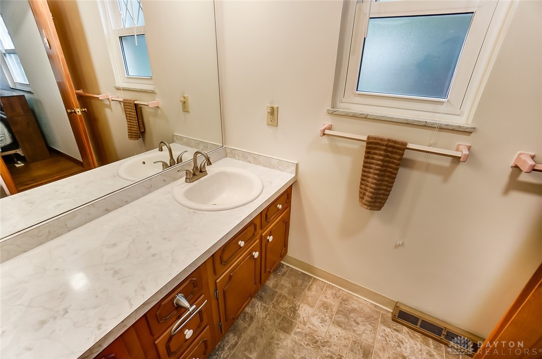 925 East David Road Kettering, OH 45429 - Photo 26 of 52