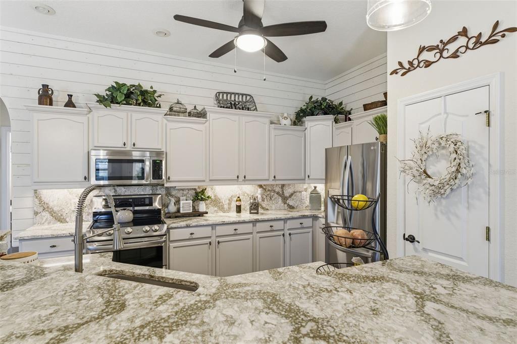 13843 Rudi Loop Spring Hill, FL 34609 - Photo 10 of 66