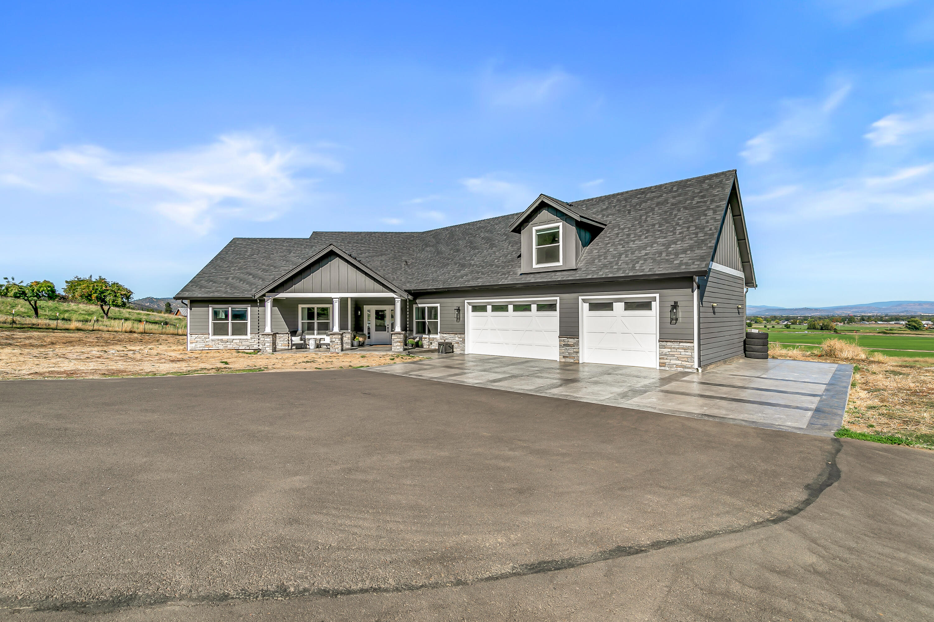 4228 Old Stage Road Central Point, OR 97502 - Photo 3 of 46 2 - Copy