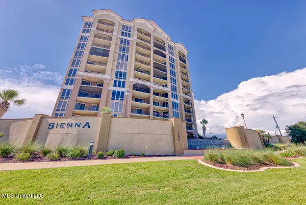 $2,595 | 1200 Beach Drive, Unit 103, Gulfport, MS 39507