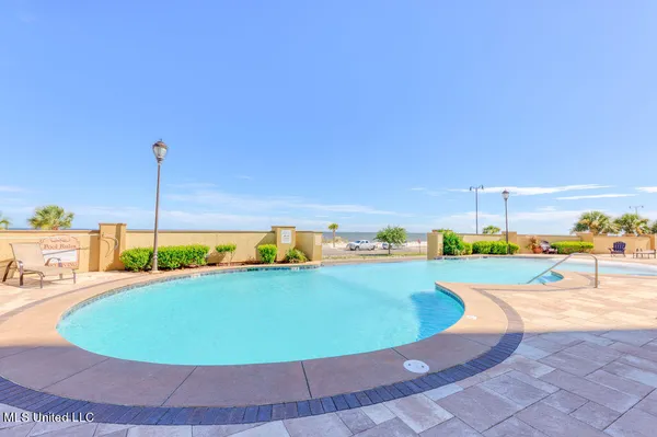$2,595 | 1200 Beach Drive, Unit 103, Gulfport, MS 39507