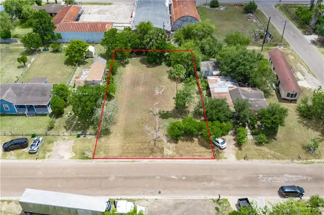 $30,000 | 931 West Main Avenue, Raymondville, TX 78580