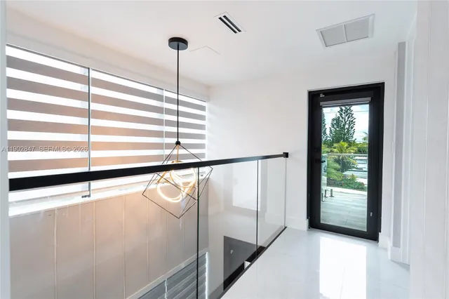 $3,095,000 | 5601 North Ocean Drive, Hollywood, FL 33019