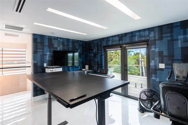 $3,095,000 | 5601 North Ocean Drive, Hollywood, FL 33019