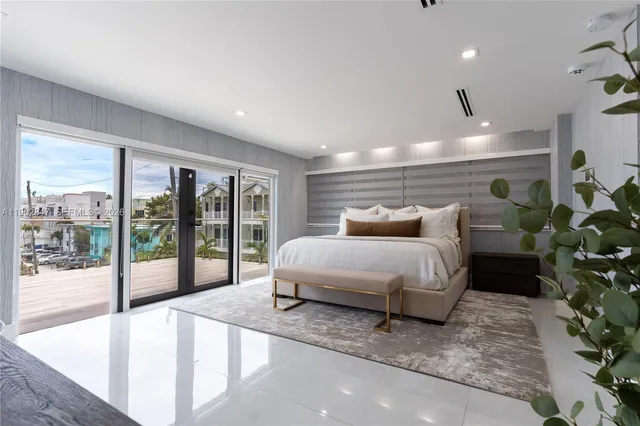 $3,095,000 | 5601 North Ocean Drive, Hollywood, FL 33019