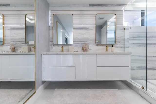 $3,195,000 | 5601 North Ocean Drive, Hollywood, FL 33019