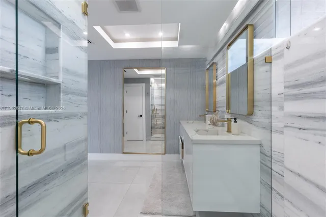 $3,195,000 | 5601 North Ocean Drive, Hollywood, FL 33019