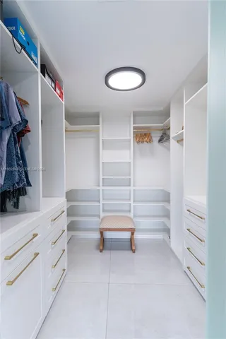 $3,095,000 | 5601 North Ocean Drive, Hollywood, FL 33019