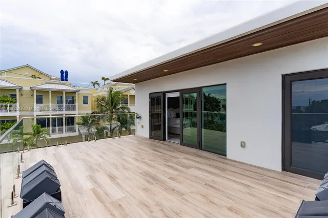 $3,195,000 | 5601 North Ocean Drive, Hollywood, FL 33019