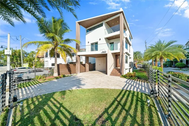 $3,095,000 | 5601 North Ocean Drive, Hollywood, FL 33019