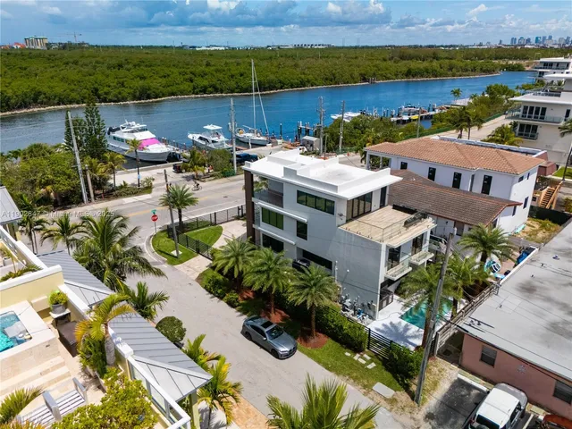 $3,195,000 | 5601 North Ocean Drive, Hollywood, FL 33019