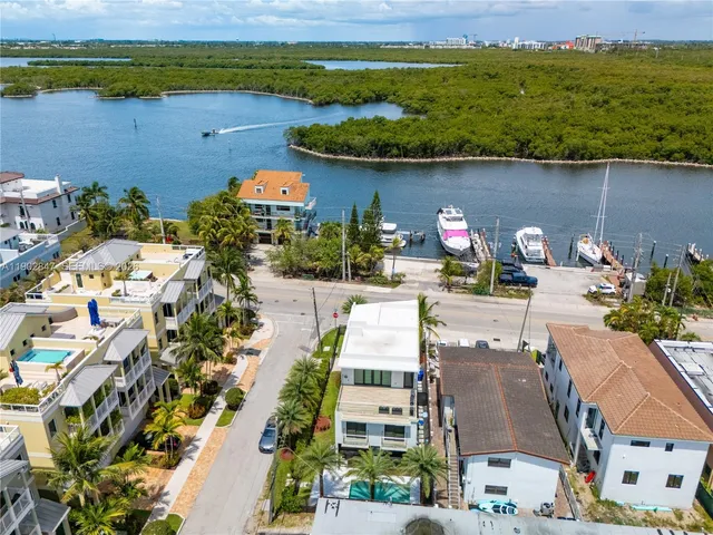 $3,095,000 | 5601 North Ocean Drive, Hollywood, FL 33019