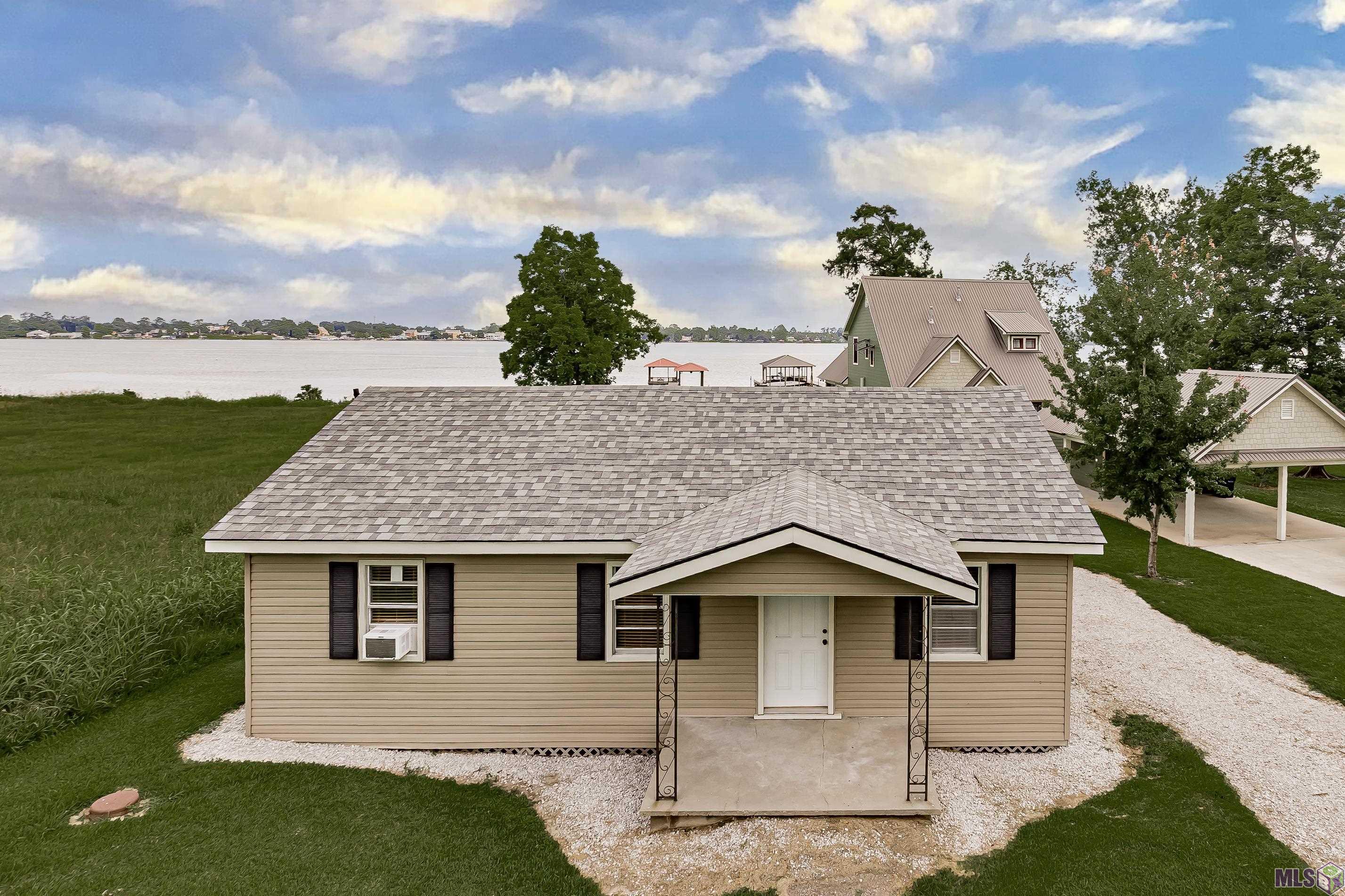 10467 Island Road Ventress, LA 70783 - Photo 1 of 18