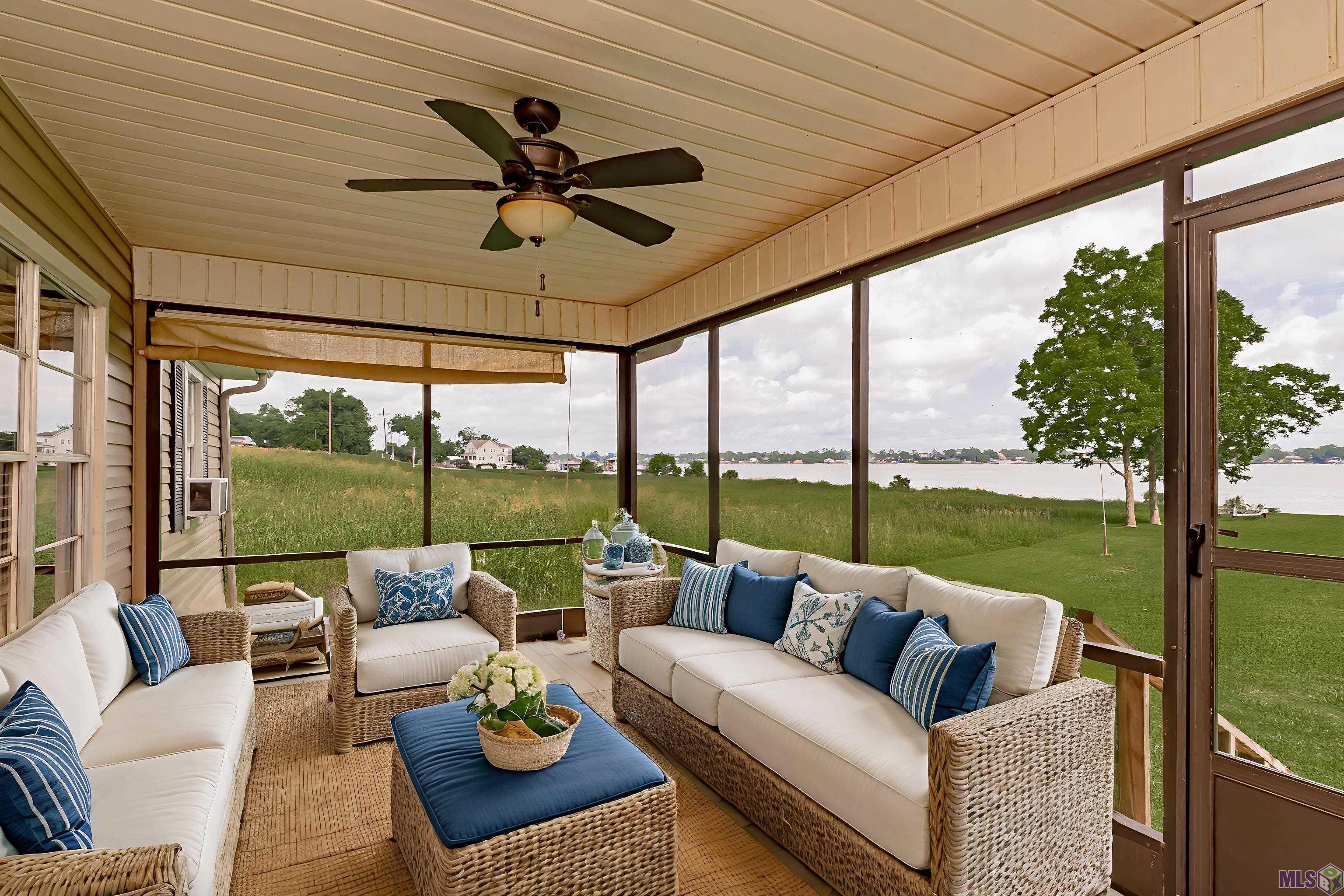 10467 Island Road Ventress, LA 70783 - Photo 2 of 18