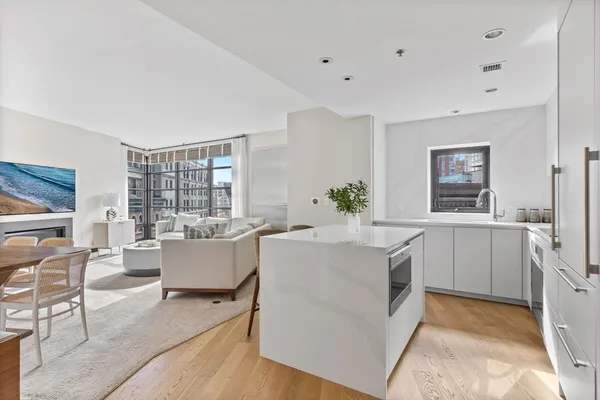$12,000 | 580 Washington Street, Unit 1002, Boston, MA 02111
