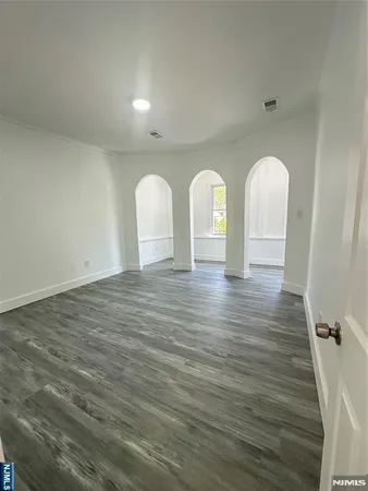 $2,700 | 176 Lake Avenue, Unit 2, Clifton, NJ 07011
