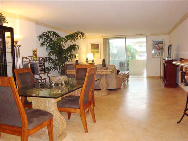1000 Spanish River Road, Unit 2D Boca Raton, FL 33432 - Photo 1 of 25 Primary Photo